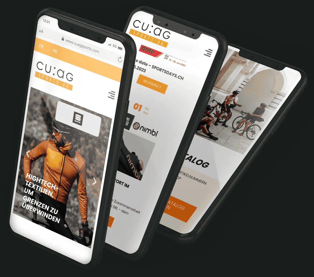 Auf drei Smartphones werden unterschiedliche Seiten einer Website für Sportbekleidung angezeigt, darunter Produkte, eine Veranstaltungsankündigung und eine Gruppe von Radfahrern.