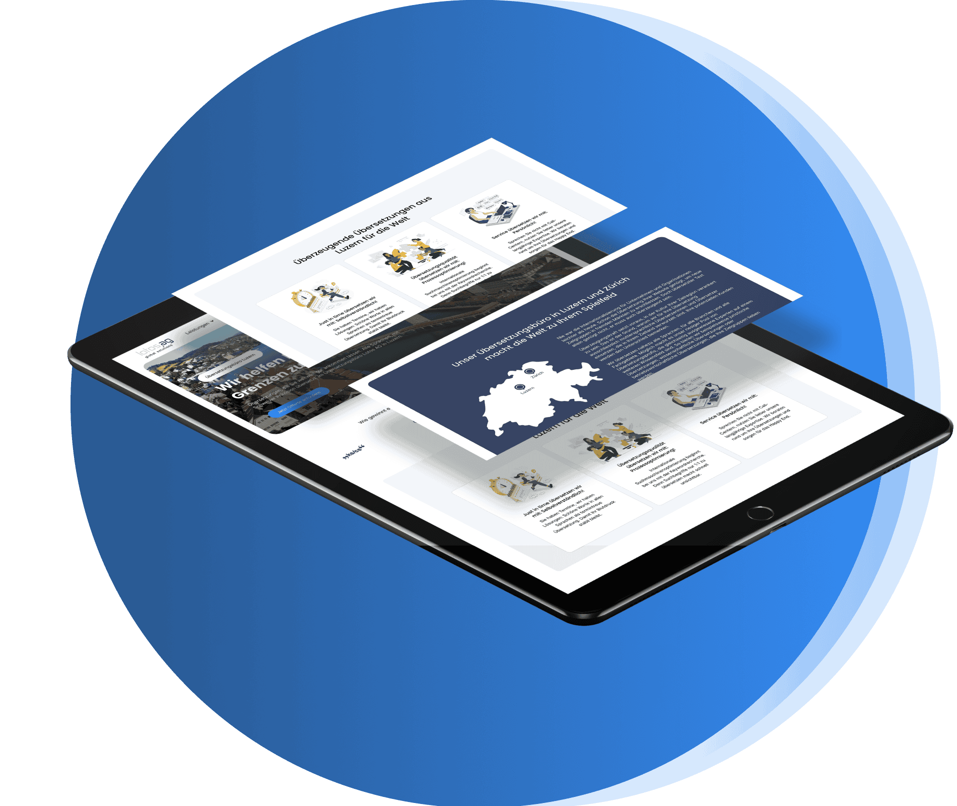 Ein Tablet, das vor einem runden blauen Hintergrund mehrschichtige digitale Webseitendesigns mit Grafiken, Text und einer Karte anzeigt.