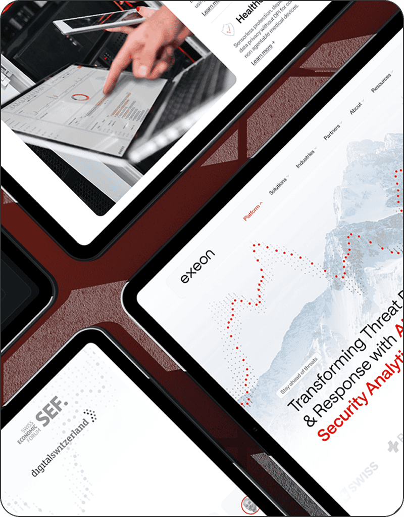 Auf einer dunklen Fläche sind mehrere Tablets mit verschiedenen Websites zur Cybersicherheit und -analyse schräg angeordnet.